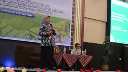 Head of BPS West Sulawesi Becomes Resource Person at TPID High Level Meeting Activities